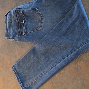 Silver Jeans Co.  Waist 31" Length 33"